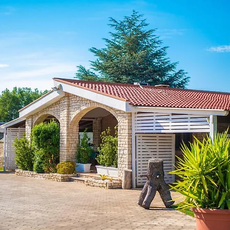 ベッド・アンド・ブレックファスト Il Falco 3*