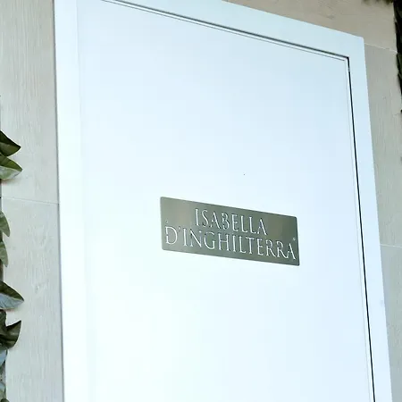 לינה וארוחת בוקר Il Falco קסטל דל מונטה