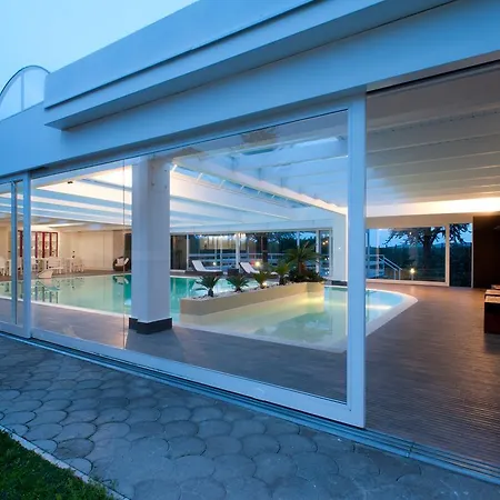 לינה וארוחת בוקר Il Falco 3*