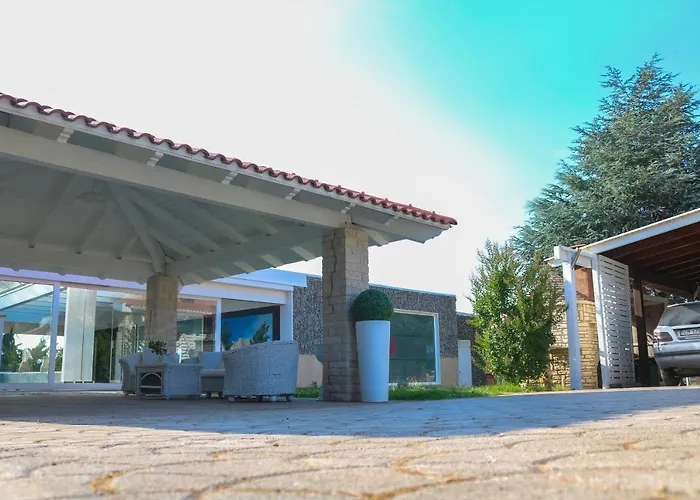 Il Falco 3* Castel Del Monte (Apulia)