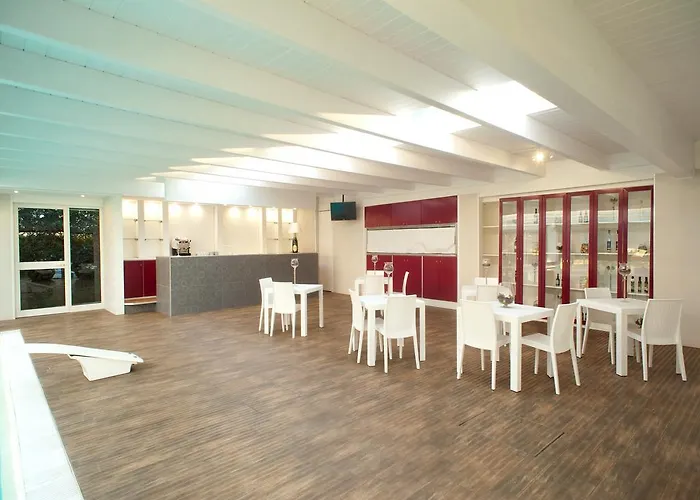 Il Falco Castel Del Monte (Apulia)